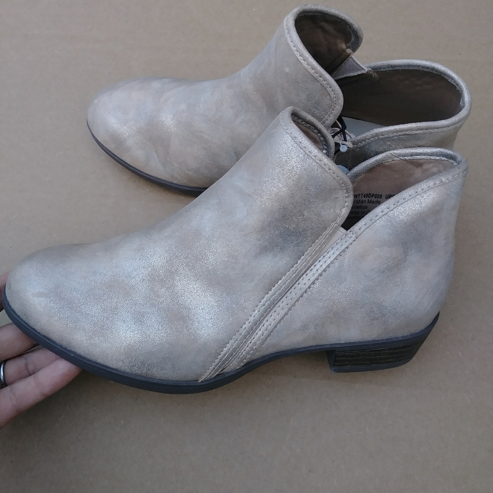 Ankle boots. Light sparkle gold.super cute!
